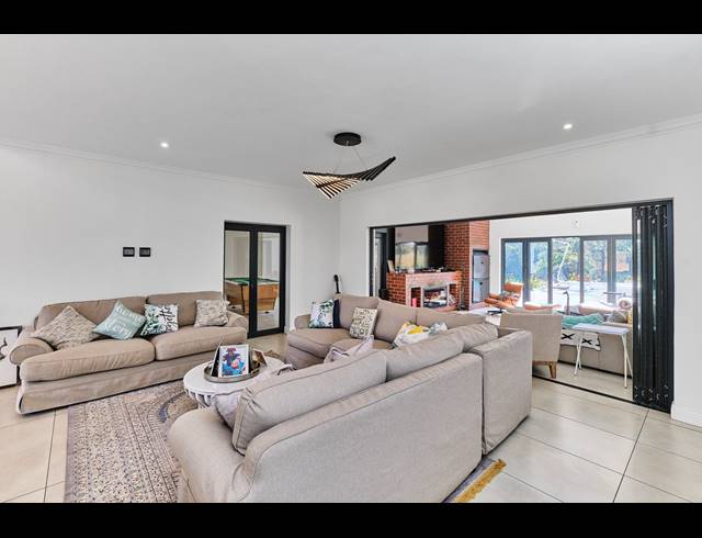 10,706M² SMALLHOLDING FOR SALE IN RUIMSIG